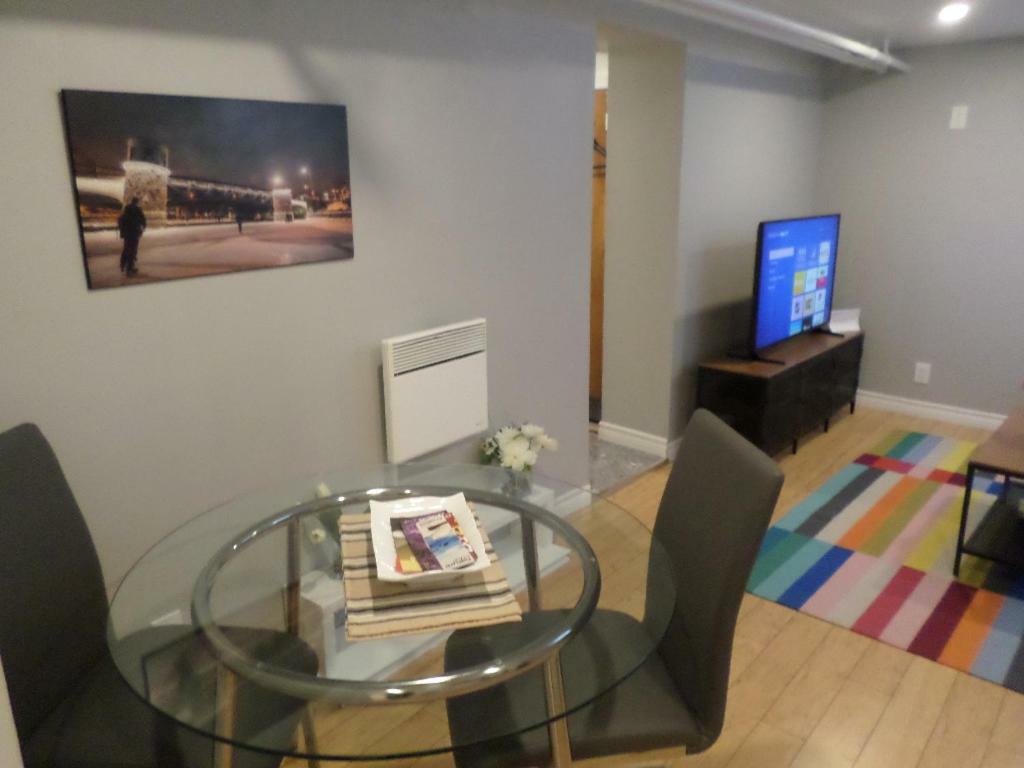 Fantastic And Modern Downtown 1-Bed Basement Apt., Parking Wi-Fi And Netflix Included Otawa Exterior foto